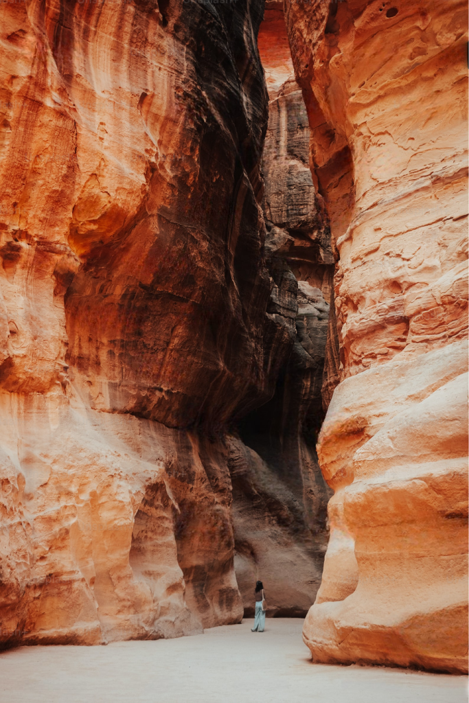 woman entering the antelope canyon 1